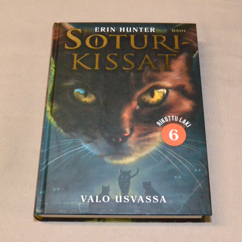 Erin Hunter Soturikissat Valo usvassa